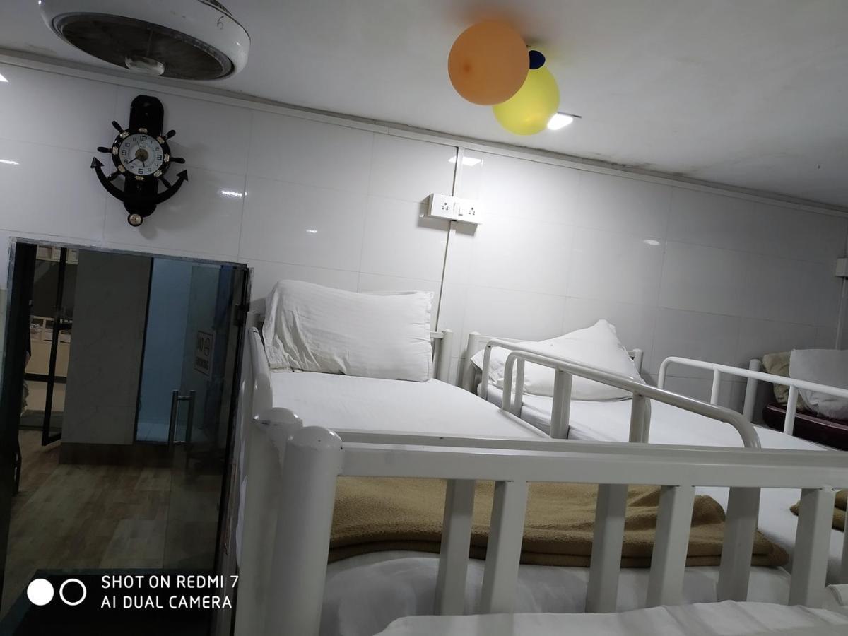 Star Dormitory Mumbai Ngoại thất bức ảnh