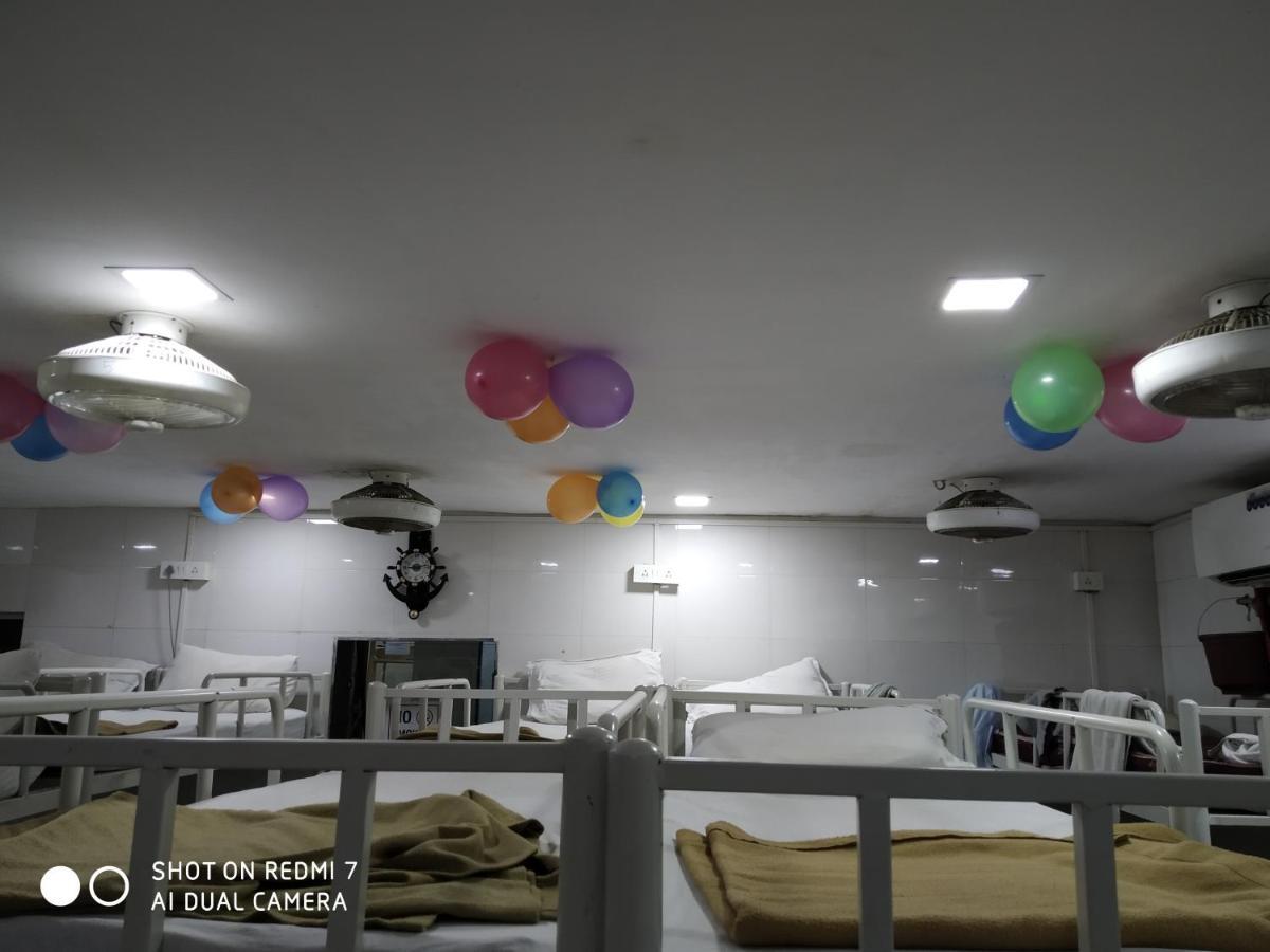 Star Dormitory Mumbai Ngoại thất bức ảnh