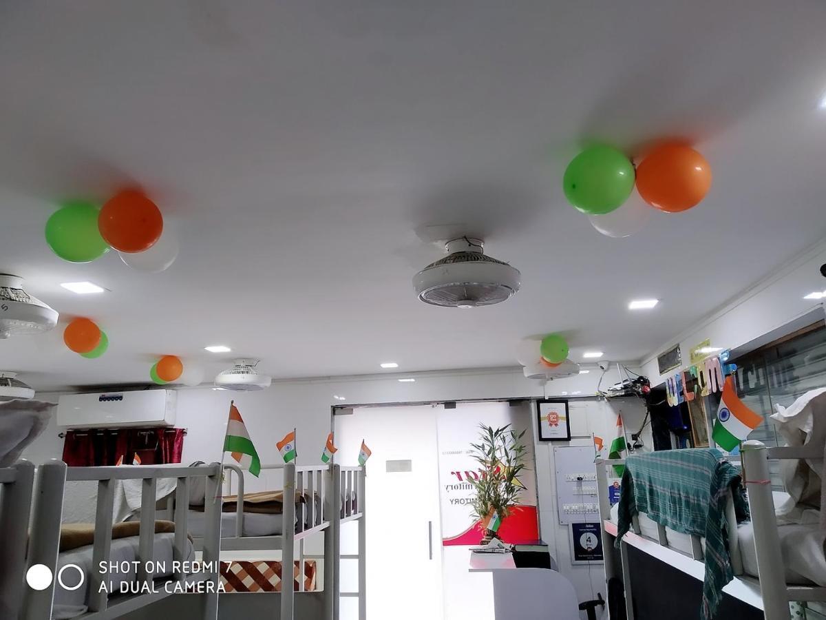 Star Dormitory Mumbai Ngoại thất bức ảnh